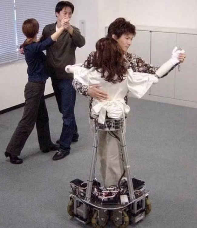 Robot cũng biết khiêu vũ.