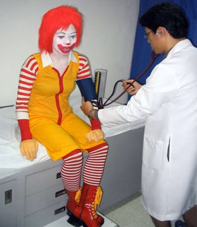 Khi nàng hề đi khám.