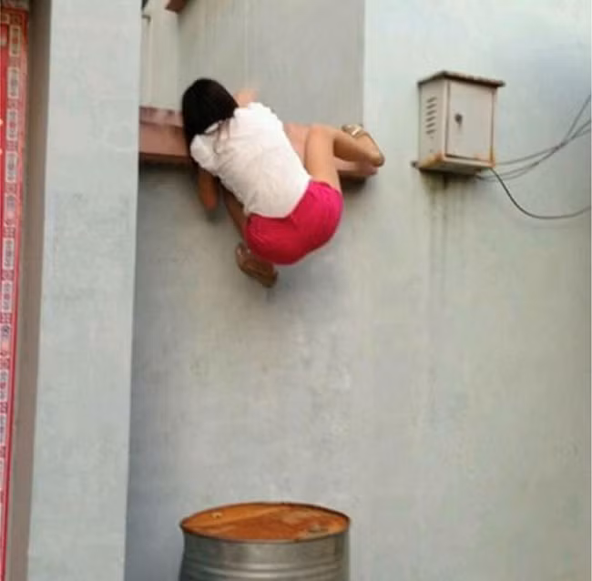 Khi không có chìa khoá vào nhà.