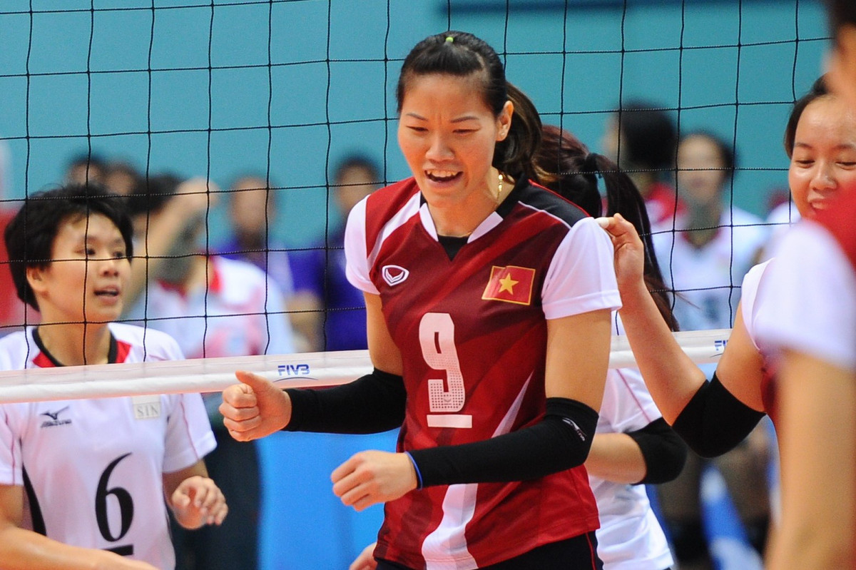 Ngoài các chức VĐQG, Cúp Hoa Lư, Cúp Hùng Vương... phụ công sinh năm 1987 là VĐV bóng chuyền duy nhất 15 năm liên tục khoác áo ĐTQG, dự 8 kì SEA Games liên tiếp, cùng thế hệ đàn chị Kim Huệ giành HCB vào các năm 2003, 2005, 2007, 2009, 2011, 2013, 2015 và 1 HCĐ năm 2017.