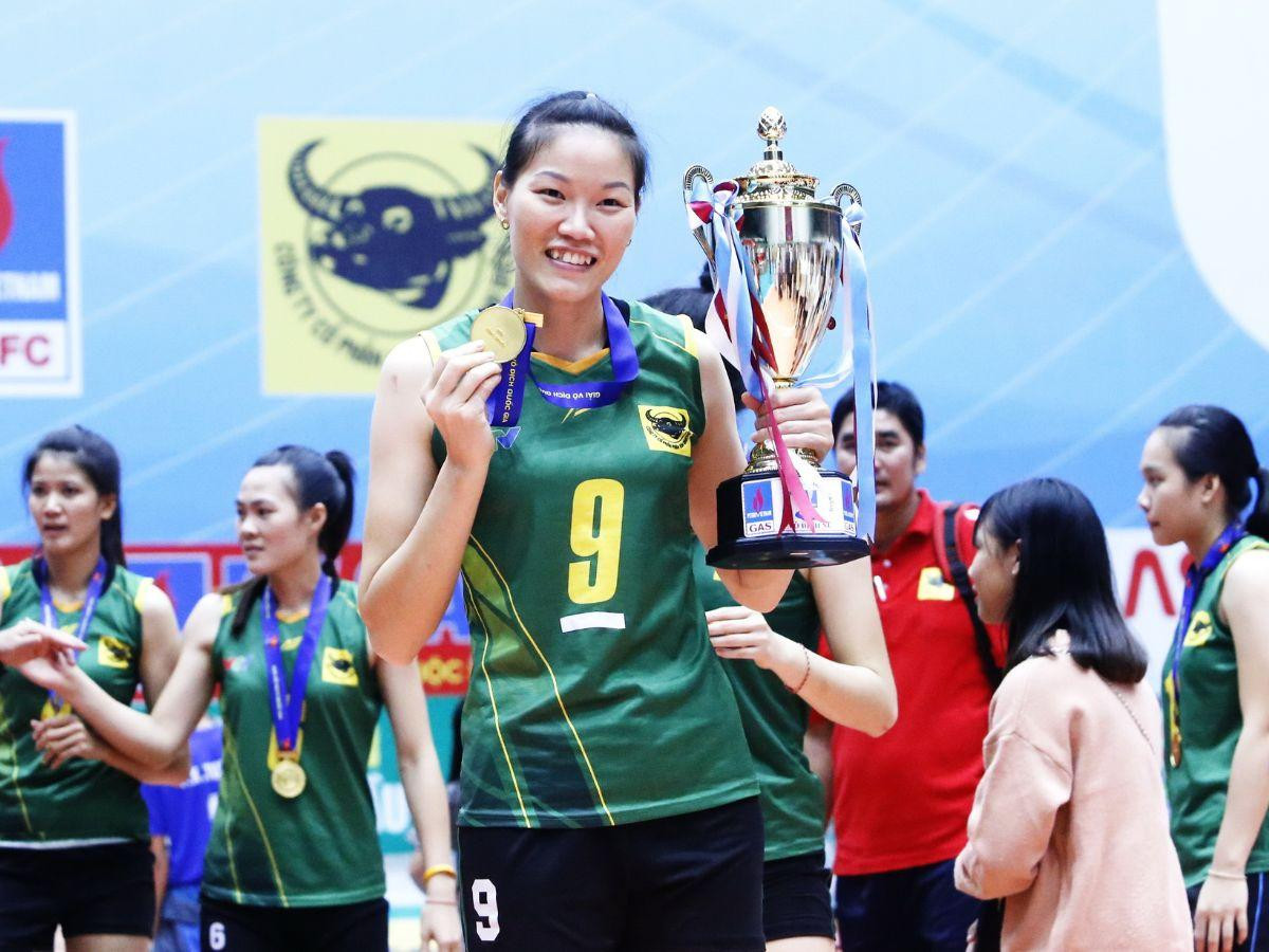 Đây là lần tái xuất thứ 2 của Ngọc Hoa với bóng chuyền chuyên nghiệp trên tư cách của một vận động viên.