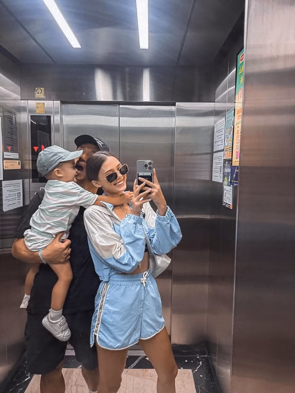 Gia đình thủ thành người Thanh Hóa thường xuyên đăng tải những hình ảnh hạnh phúc lên trang cá nhân. (Ảnh: FBNV)