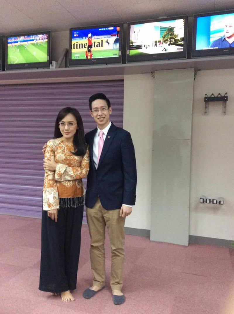 Chuyện phía sau ống kính về trang phục của những BTV Thời sự Việt Nam cũng đủ khiến công chúng thấy bất ngờ.