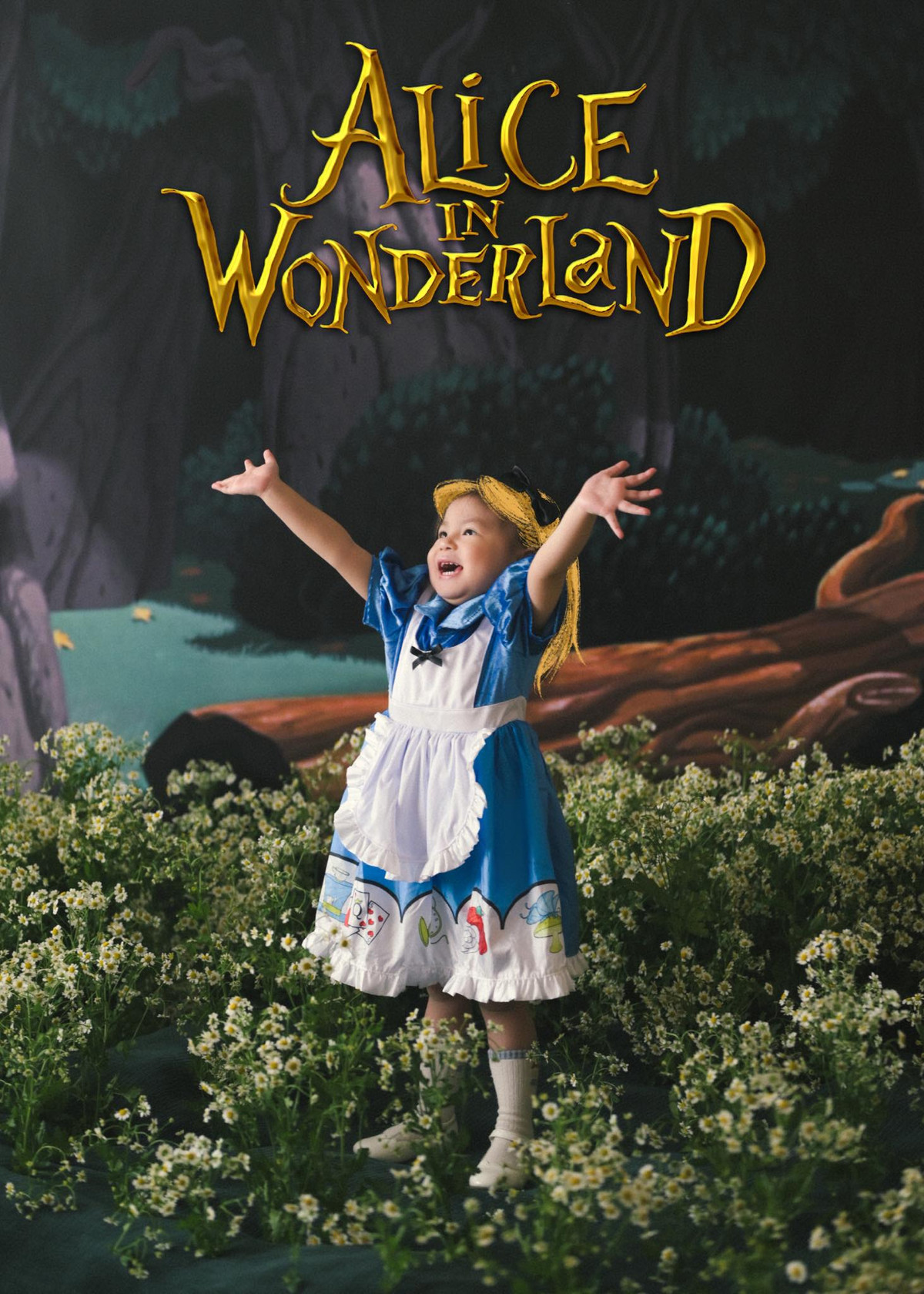 Bé Pam có vẻ rất hào hứng với outfit màu xanh đáng yêu này.