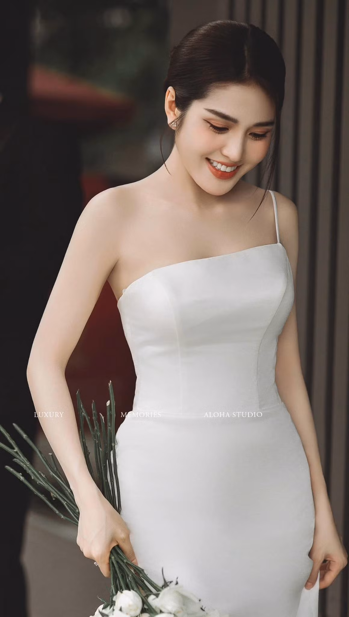 Ny Saki, tên thật là Huỳnh Kiều Ny (sinh năm 1995) cũng được nhắc đến là một "thánh nữ Mì Gõ".