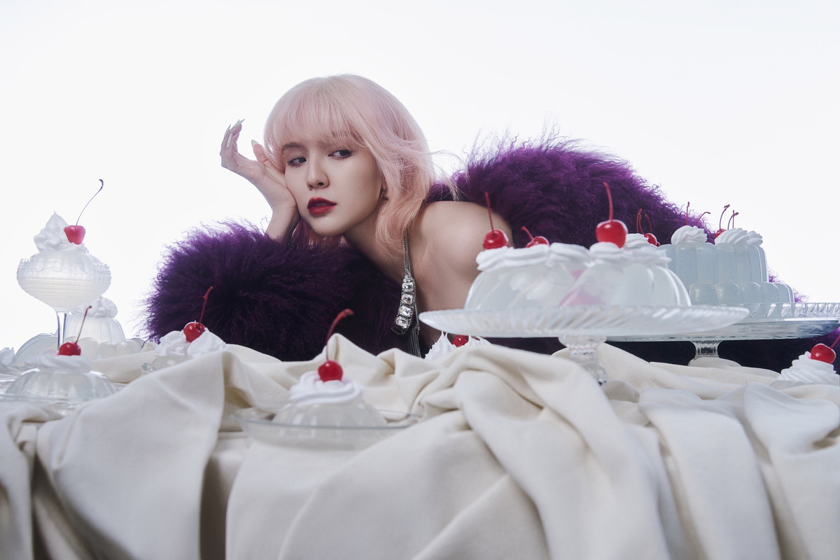 Trên thực tế, dù trở thành "gà cưng" của công ty Sơn Tùng M-TP nhưng Hải Tú khá mờ nhạt, không có nhiều hoạt động nghệ thuật. 3 năm qua, cô chỉ thực hiện một số bộ ảnh tạp chí, còn lại "mất hút" trong làng giải trí. (Ảnh: FBNV)