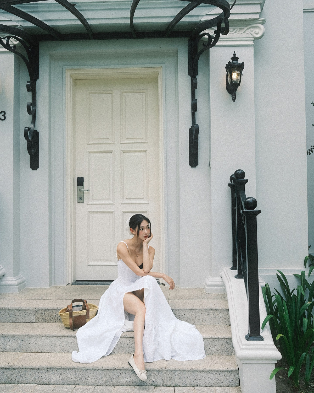 Gần đây, hot girl Hà thành có sự "lột xác" trong phong cách thời trang, ngày càng trở nên quyến rũ, gợi cảm.