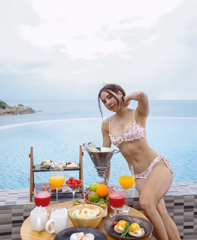 Người đẹp sinh năm 1987 trước đây từng là mẫu teen được săn đón tại Thái.