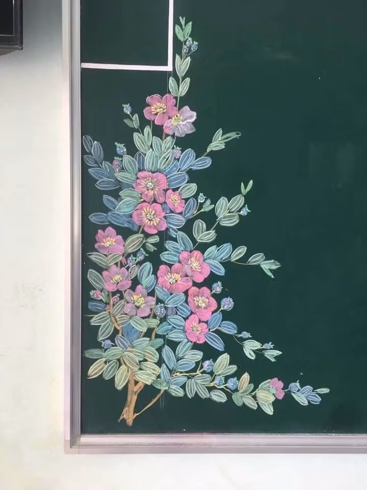 Những góc bảng gợi nên không khí ấm áp, hân hoan của ngày lễ tri ân thầy cô.