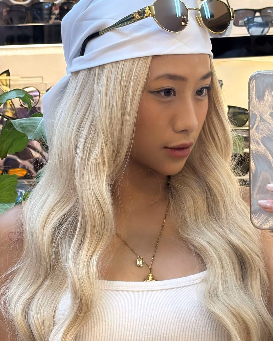 Cựu vận động viên vẫn khá tươi tắn và nhuận sắc, vẫn đeo những phụ kiện, túi xách hàng hiệu đắt đỏ.