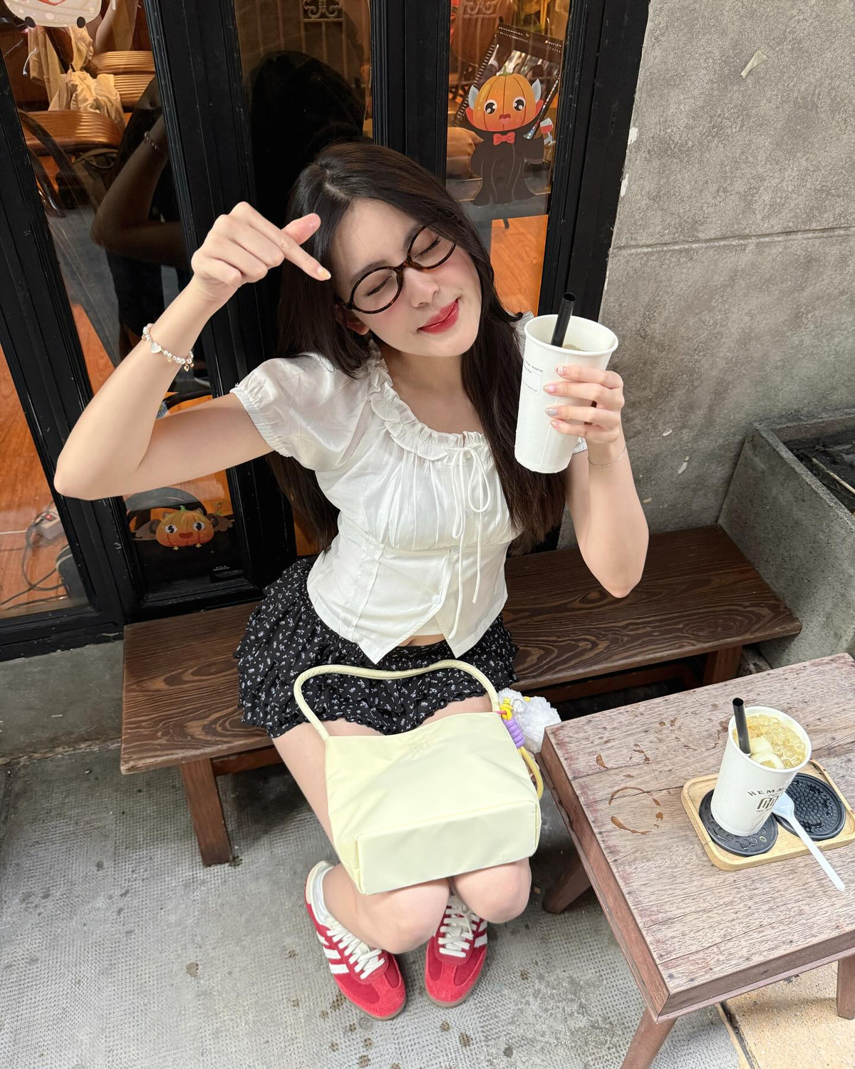 Dù không có hoạt động nào liên quan đến nghệ thuật nhưng tên tuổi Mỹ Hàn vẫn được chú ý. Cô nàng sở hữu lượng người theo dõi nhất định và được mời làm mẫu thời trang cho nhiều nhãn hàng khác nhau. (Ảnh: IGNV)