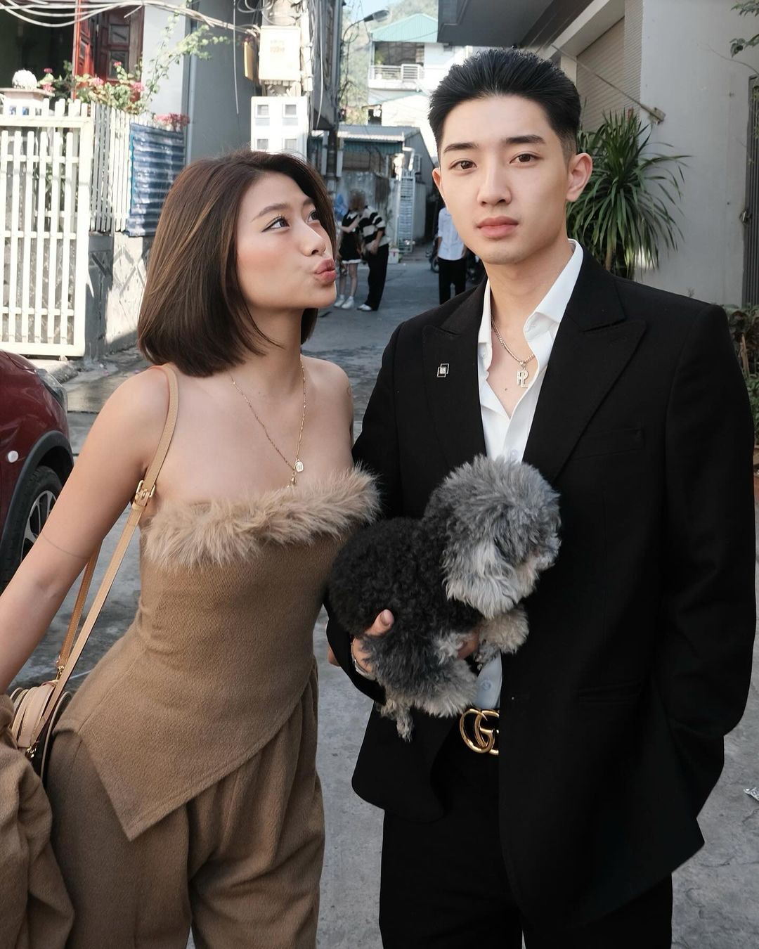 Chính những chỉ trích của netizen về bức ảnh trên khiến Louis Phạm phải khóa trang cá nhân.