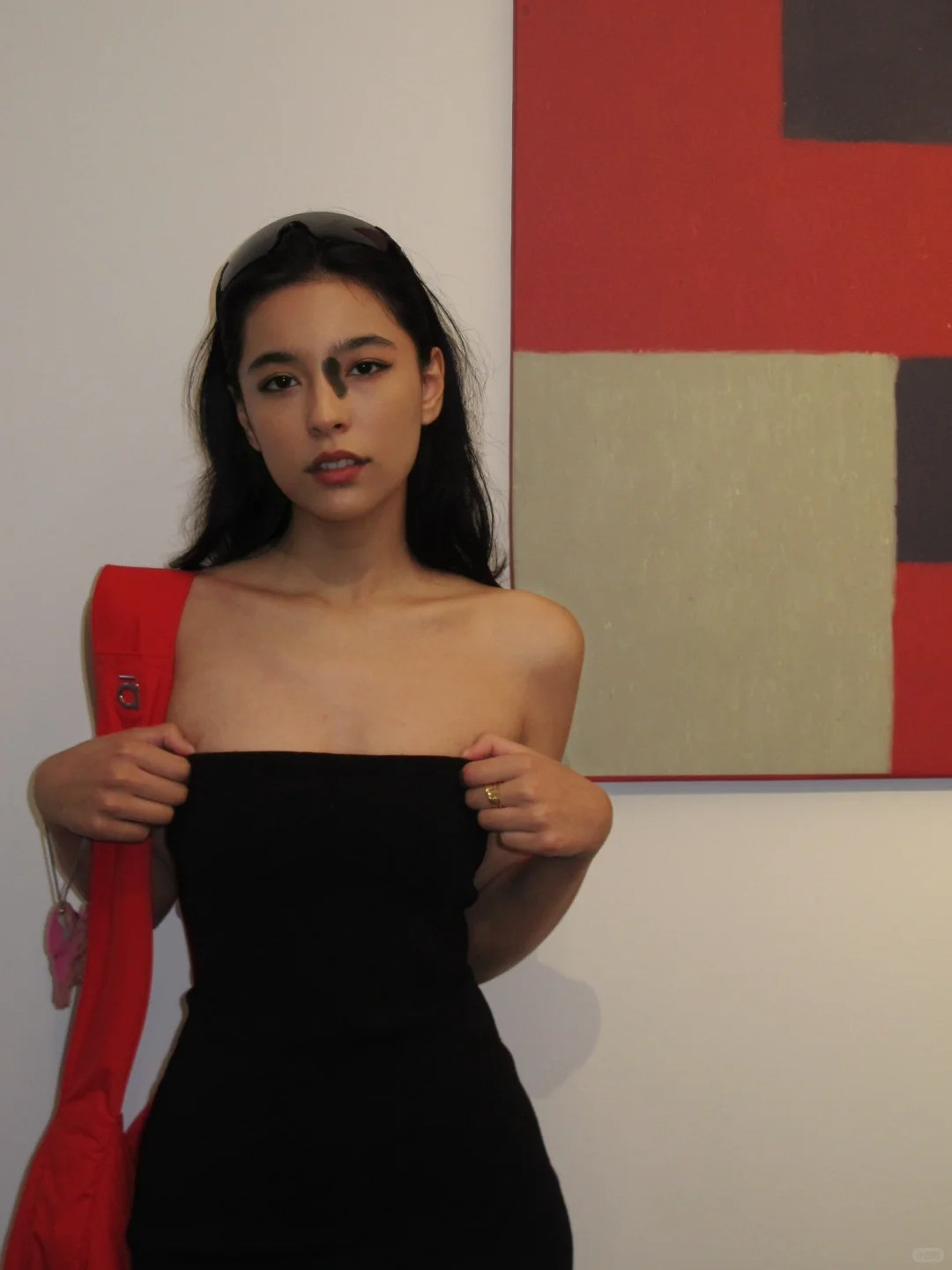 Nhiều người đều bày tỏ trầm trồ vì nụ cười rạng rỡ và thần thái tự tin của cô gái.