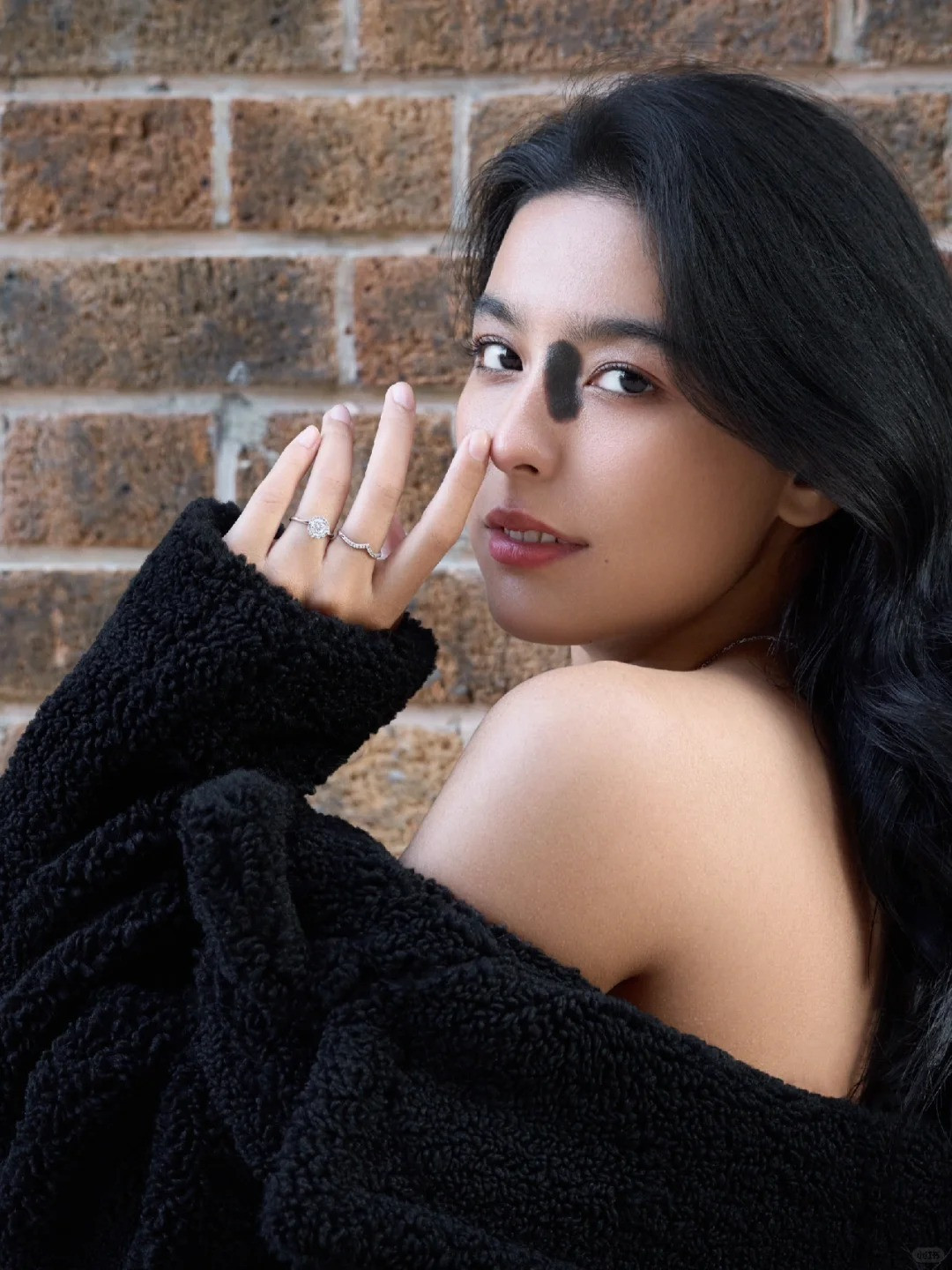 Mire hiện đang là một nhà sáng tạo nội dung kiêm người mẫu ảnh.