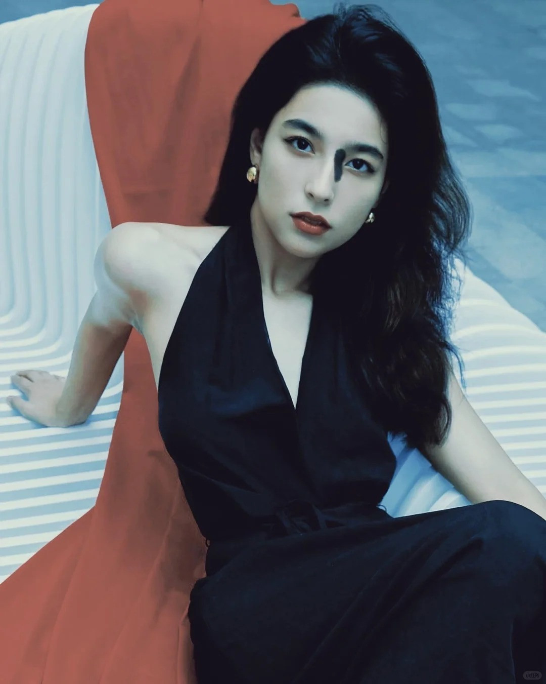 Hal Mire sở hữu nét đẹp tựa như những mỹ nhân cổ điển Hong Kong xưa.