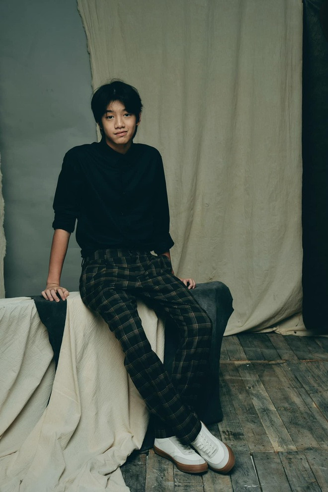 Hiện tại, Subeo sống luân phiên cùng bố và mẹ. Cậu bé thân thiết với cả Đàm Thu Trang (vợ hiện tại của Cường Đô La) và Kim Lý (chồng Hồ Ngọc Hà). (Ảnh: FBNV)