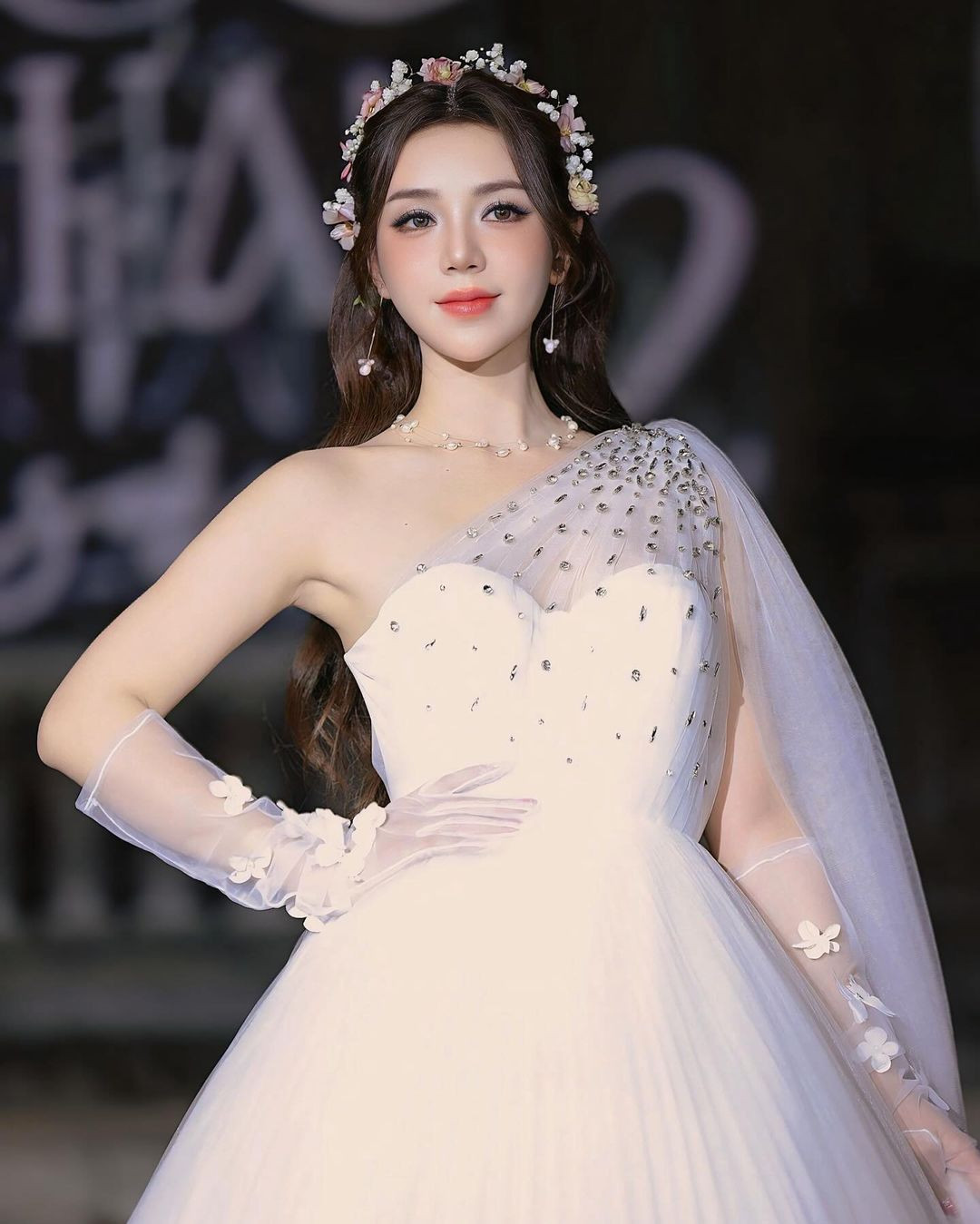 Đến hiện tại, dù đã có nhiều năm theo đuổi sự nghiệp diễn xuất, Quỳnh Kool vẫn giữ được vẻ ngoài trong veo, ngọt ngào.
