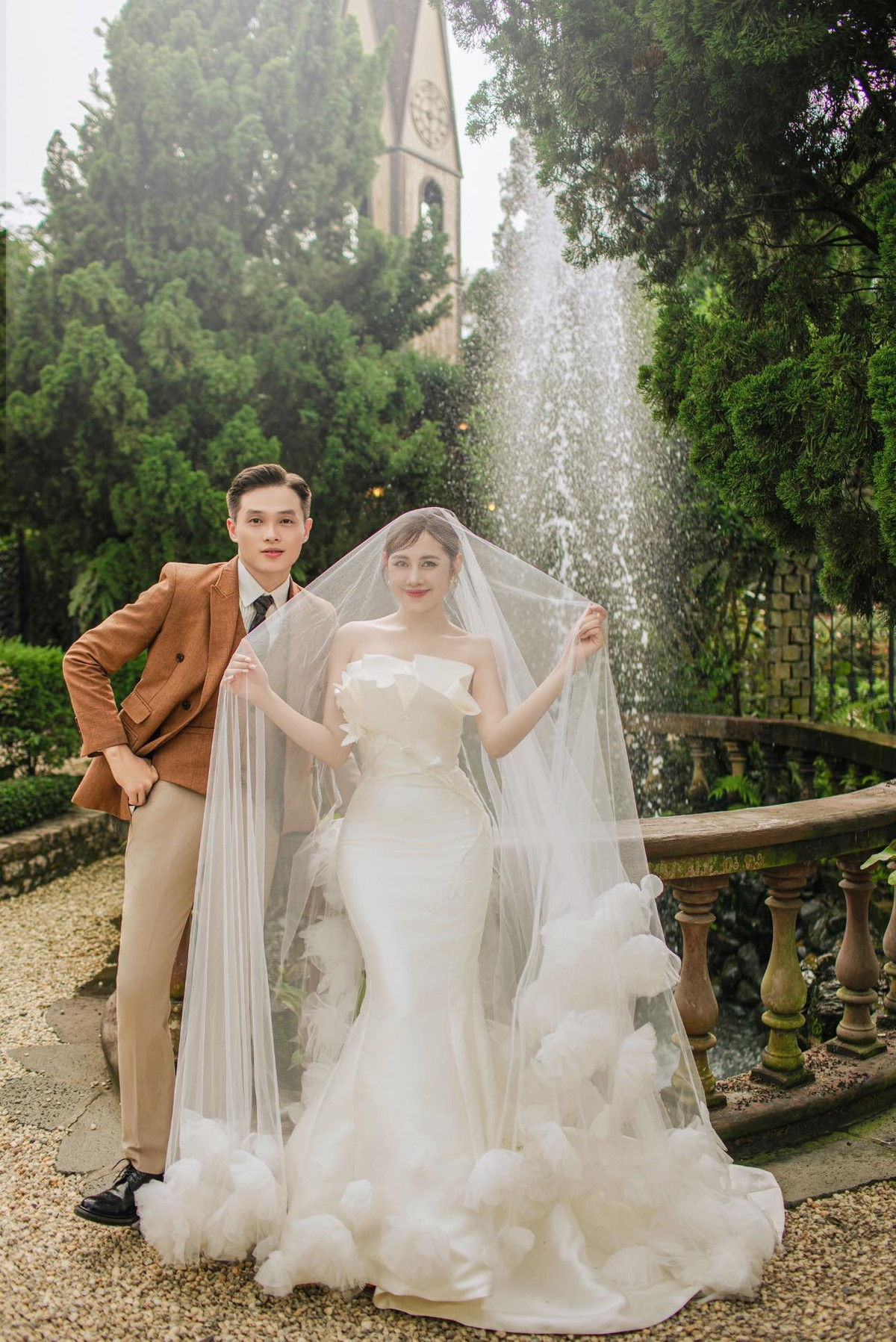 Việt Phương Thoa, từng được đông đảo cư dân mạng biết đến và yêu mến nhờ khả năng giả giọng y hệt "chị Google" vào năm 2018.