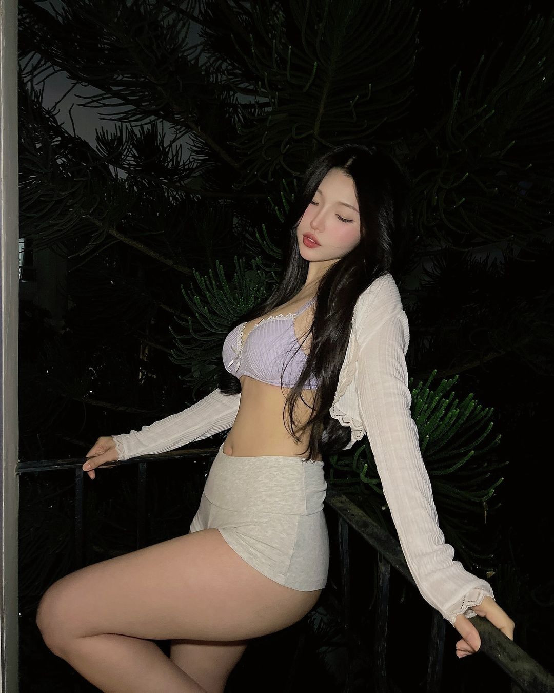 Cô nàng sở hữu vòng 1 cực khủng.