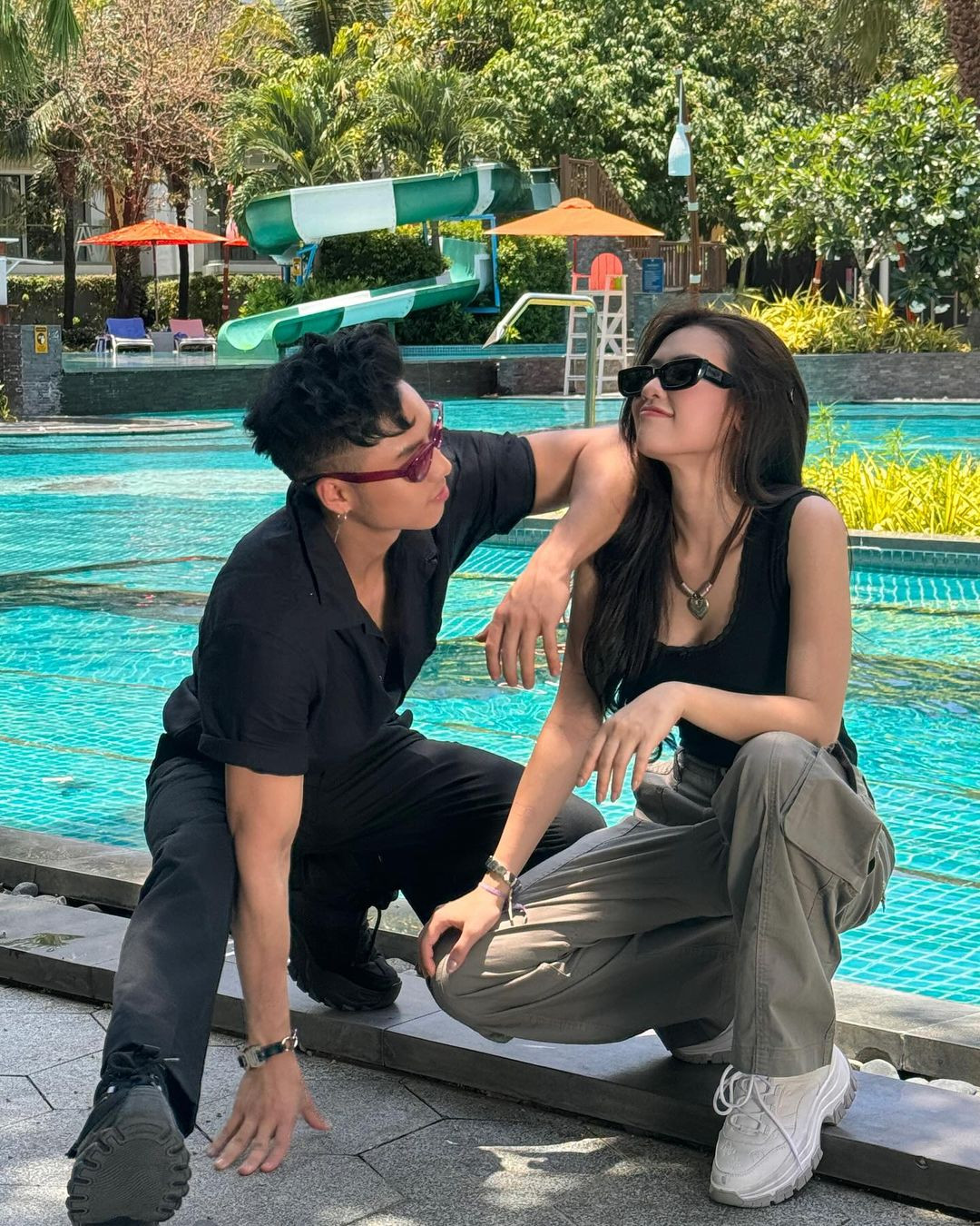 Tuy nhiên bên cạnh đó, cũng có không ít ý kiến cho rằng cặp đôi này đang chỉ "tạo content" cho chương trình mà thôi, bằng chứng là DJ Wukong không cập nhật hình ảnh về Đảo Thiên Đường hay có động thái xác nhận về mối quan hệ hiện tại với Quyên Qui.