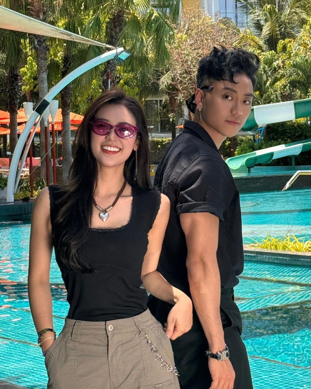 Ngày 20/10 vừa rồi, cặp đôi đã có màn "phát cơm chó" cho fan của mình, khi tấm thiệp của Wukong gửi cho Quyên Qui đã hứa hẹn anh chàng sẽ học tiếng Việt trong nửa năm tới, đồng thời còn chúc mỹ nhân "8386 mãi đỉnh mãi đỉnh".