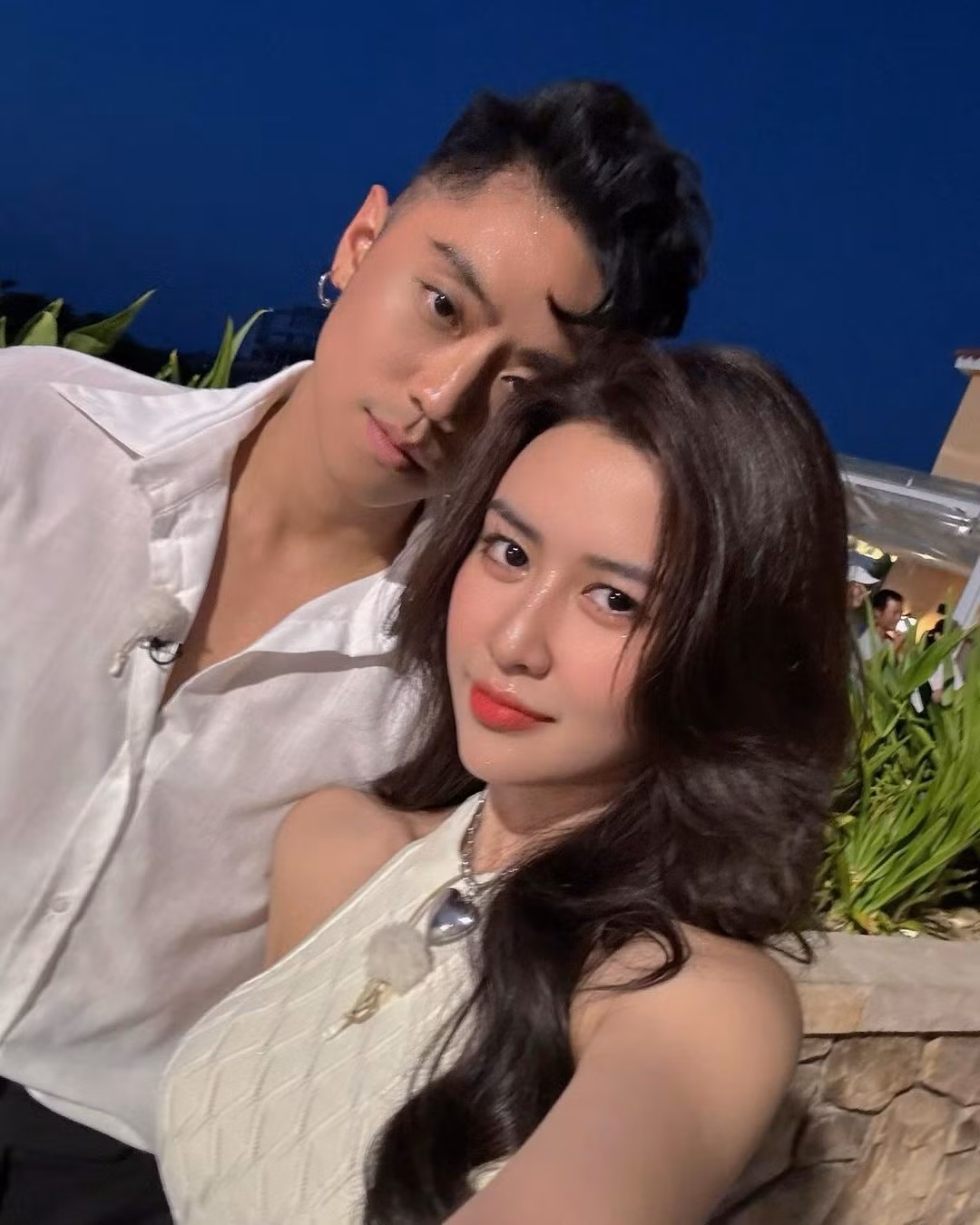 Theo Quyên Qui, Wukong là chàng trai tử tế, nhiều năng lượng và tích cực. "Những cảm xúc, hành động, lời nói của Quyên và anh chưa bao giờ là giả hay có chút diễn cả. Tất cả đều là thật. Thật là vui khi ở bên ai đó, mình được là chính mình. Cảm ơn chúng ta đã thành thật với nhau và nói chuyện, chia sẻ rất nhiều"