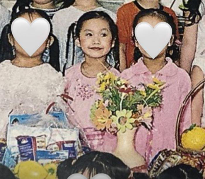 Có thể thấy từ ngày bé, Doãn Hải My đã vô cùng đáng yêu. Các đường nét xinh đẹp của bà xã Đoàn Văn Hậu từ bé đến lớn không quá khác với hiện tại.