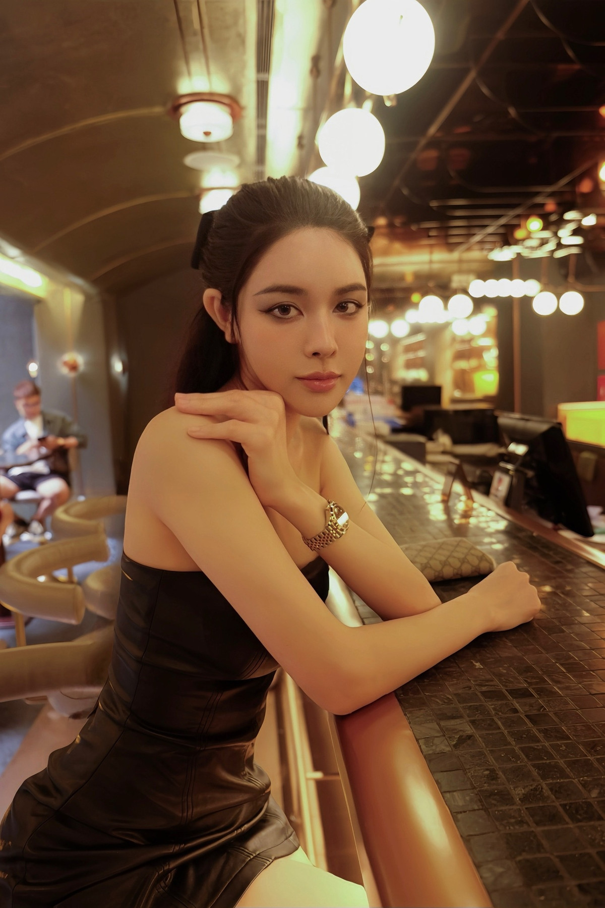 Bích Hạnh từng là hot gymer nổi tiếng. Ngoài công việc thẩm mỹ, cô nàng quê Nam Định còn là cổ đông của một số nhà hàng và quán cà phê tại Nam Định và Hà Nội.