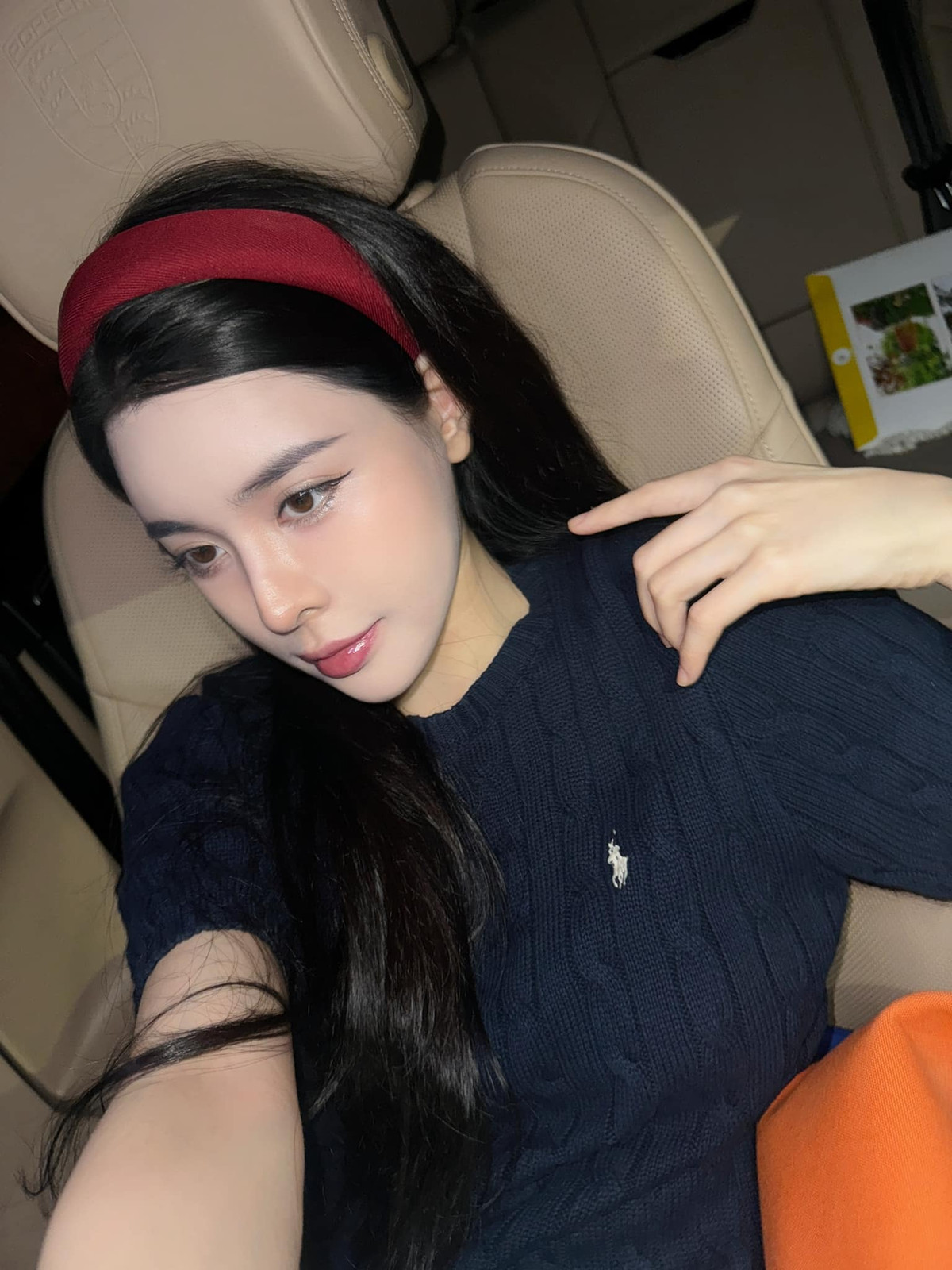 Thậm chí có một khoảng thời gian vừa rồi, Bích Hạnh thường xuyên đăng ảnh với caption ẩn ý thả thính khiến nhiều người đồn đoán liệu có phải cặp đôi đang vướng rạn nứt tình cảm.