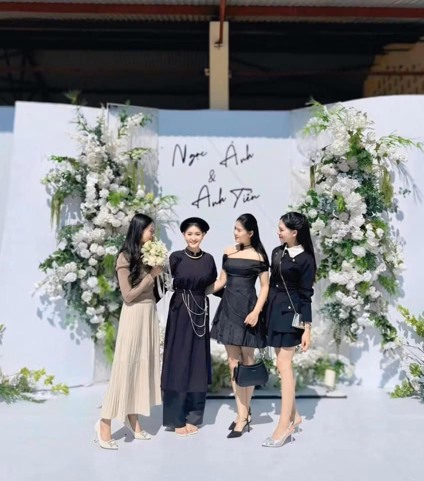 Được biết nhân vật chính của đám cưới là cô dâu Nông Thị Ánh, sinh năm 1998, ở Trùng Khánh, Cao Bằng