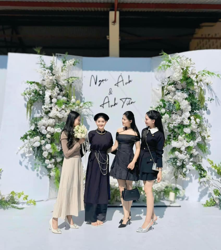 Được biết nhân vật chính của đám cưới là cô dâu Nông Thị Ánh, sinh năm 1998, ở Trùng Khánh, Cao Bằng