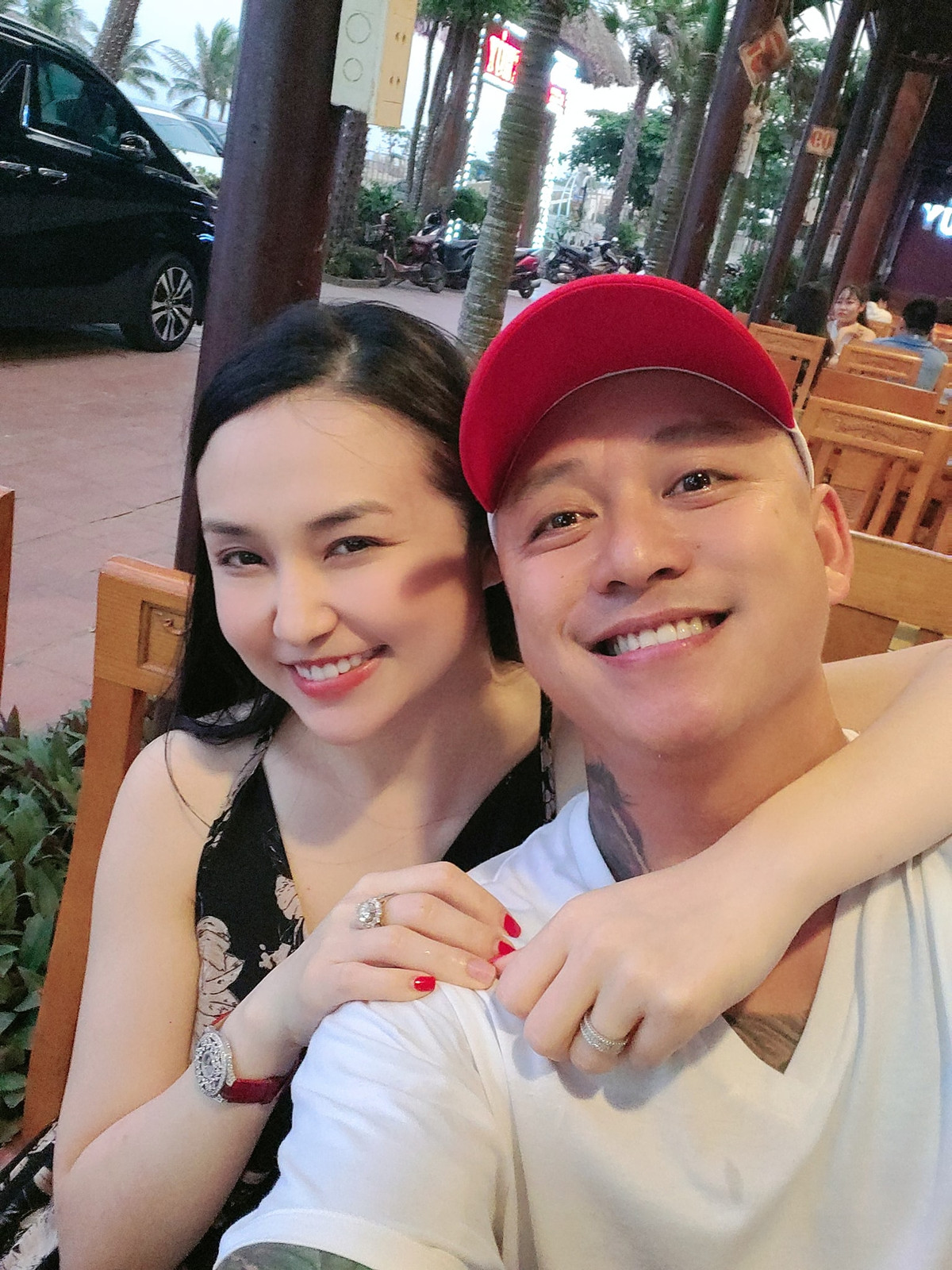 Cô nàng không phát triển sự nghiệp theo con đường nghệ thuật mà tập trung vào công việc kinh doanh riêng.