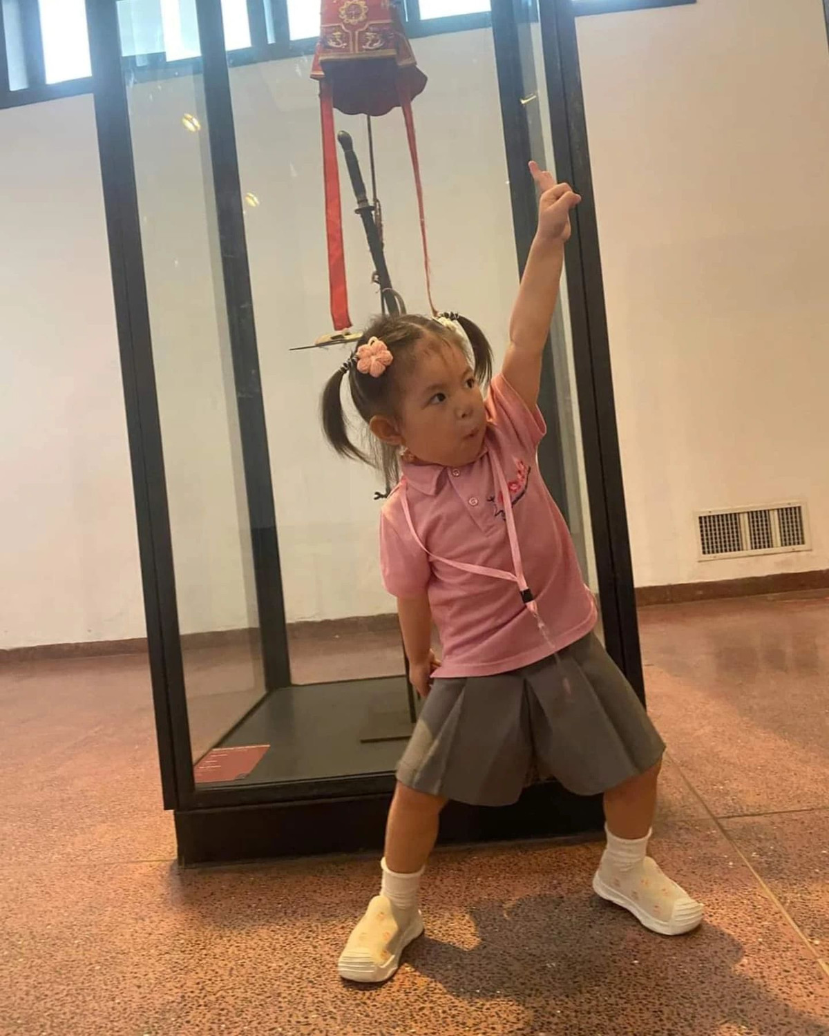 Bé Pam cũng không ít lần trở thành meme với những tấm ảnh vô tình như thế này.