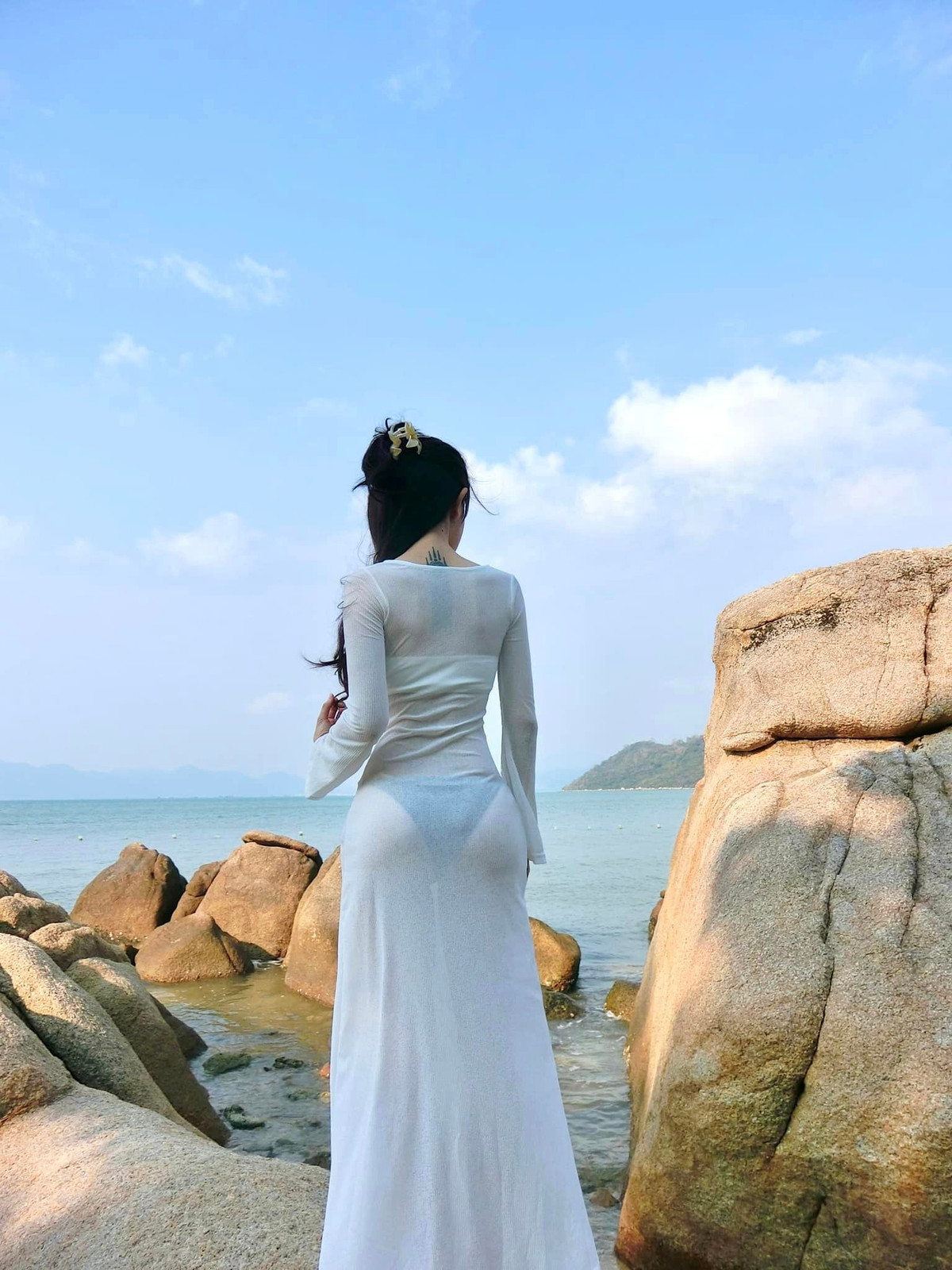 Nàng gymer khoe trọn đường cong tuyệt mỹ dù chẳng cần tạo dáng gì nhiều.