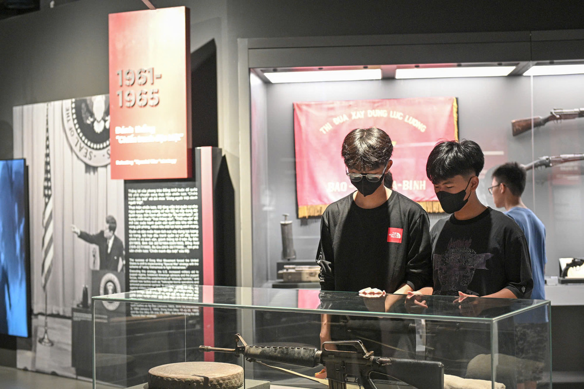 Kiến trúc Bảo tàng không chỉ là một công trình trưng bày về lịch sử chiến tranh, mà còn tạo một không gian chung để khách tham quan tương tác và trải nghiệm về lịch sử, quân sự.