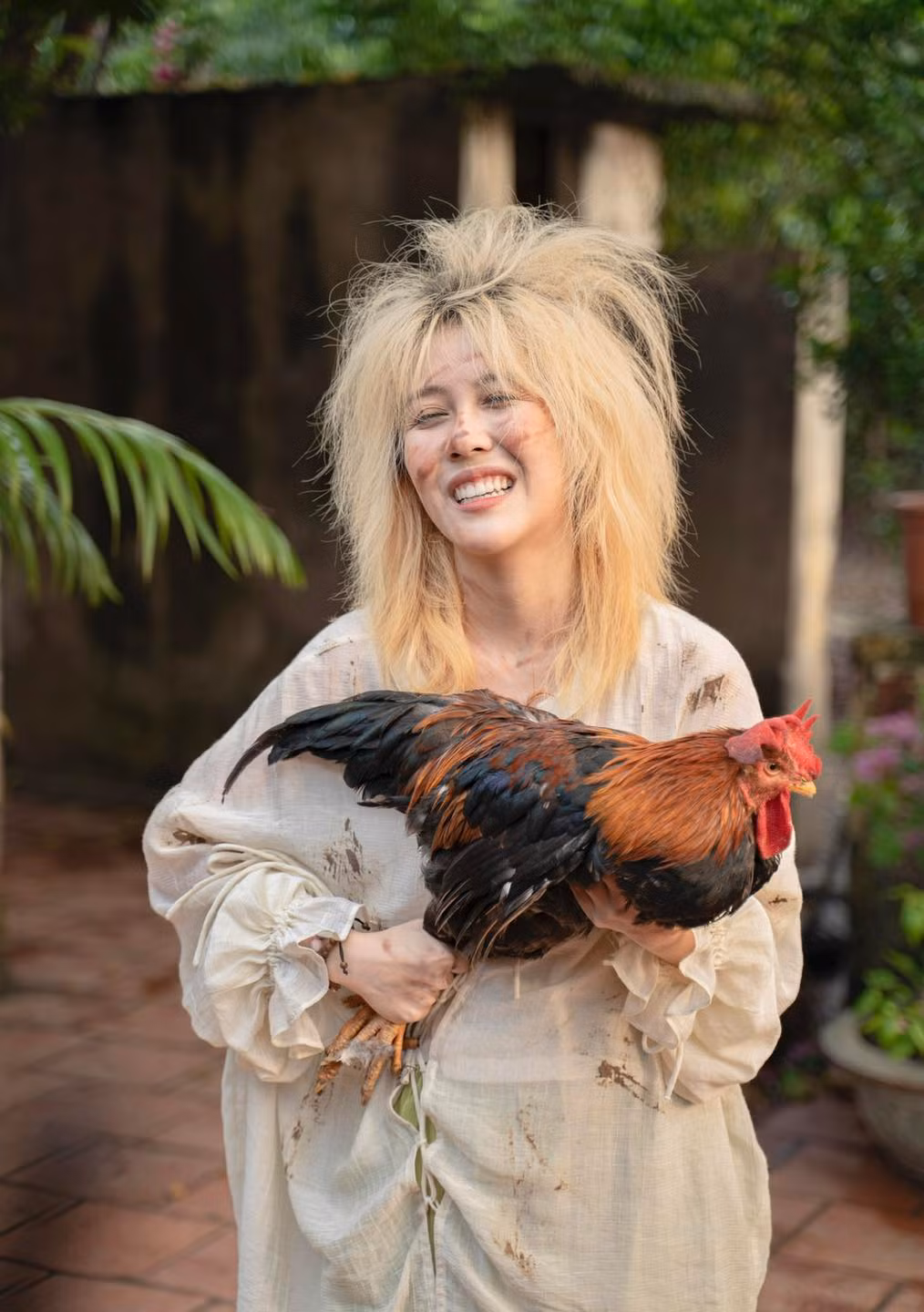 Các chương trình có sự tham gia của Hậu Hoàng như Sao Nhập Ngũ, Sàn Đấu Vũ Đạo,... cũng tạo được hiệu ứng đáng kể, thu hút sự quan tâm của đông đảo khán giả.