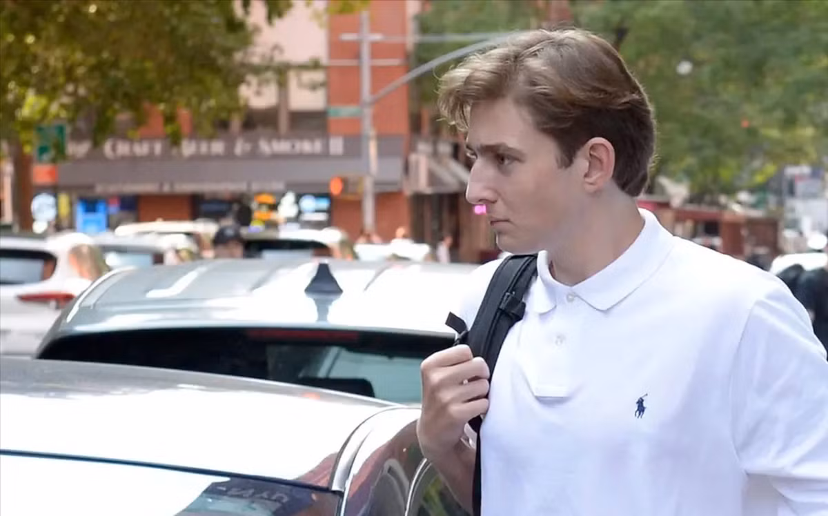 Con trai ut Donald Trump gay chu y khi xuat hien cung bo-Hinh-4