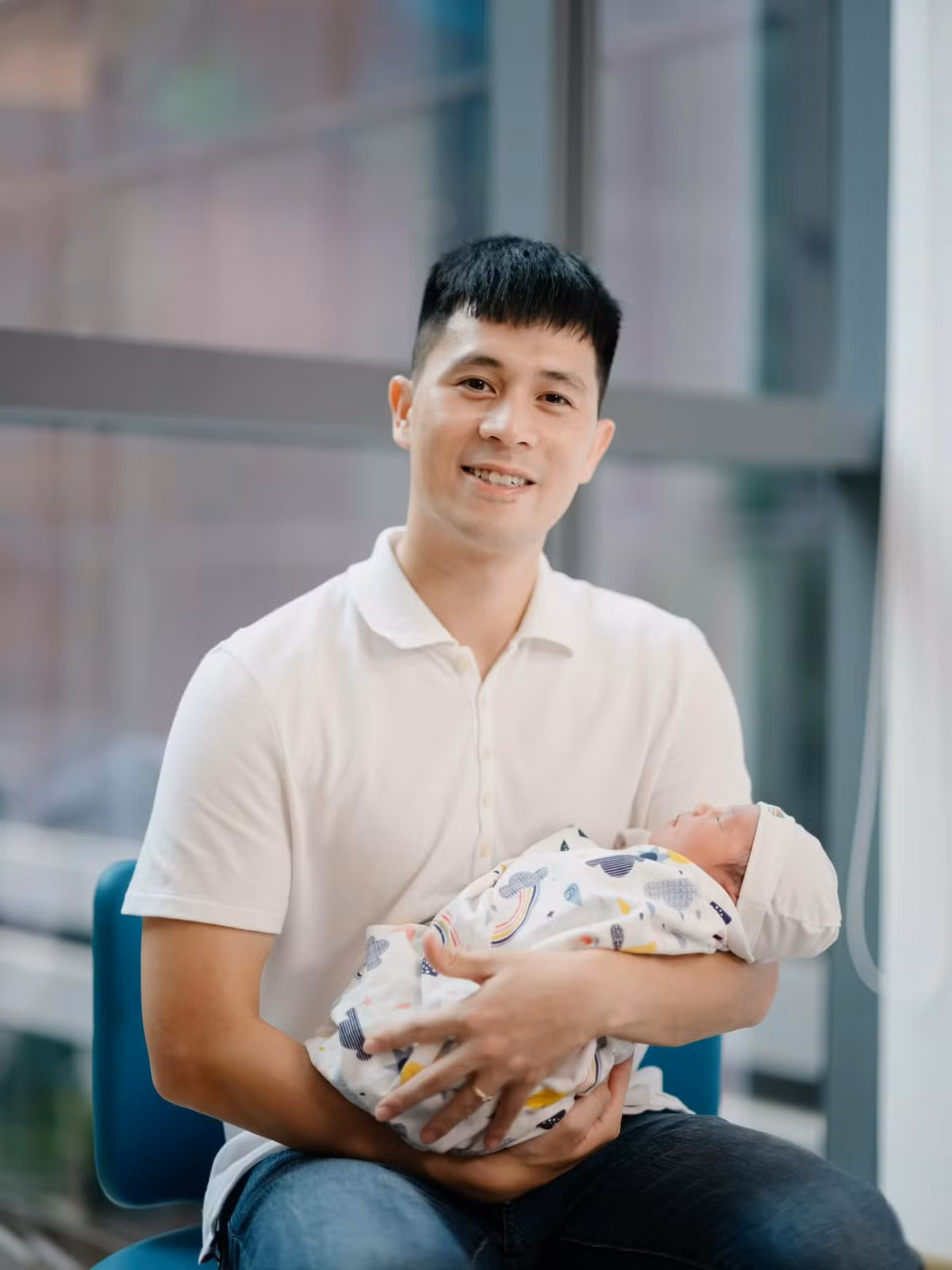 Ngay sau bài đăng, bạn bè, đồng nghiệp và người hâm mộ đã gửi hàng loạt lời chúc mừng đến vợ chồng Trần Đình Trọng.