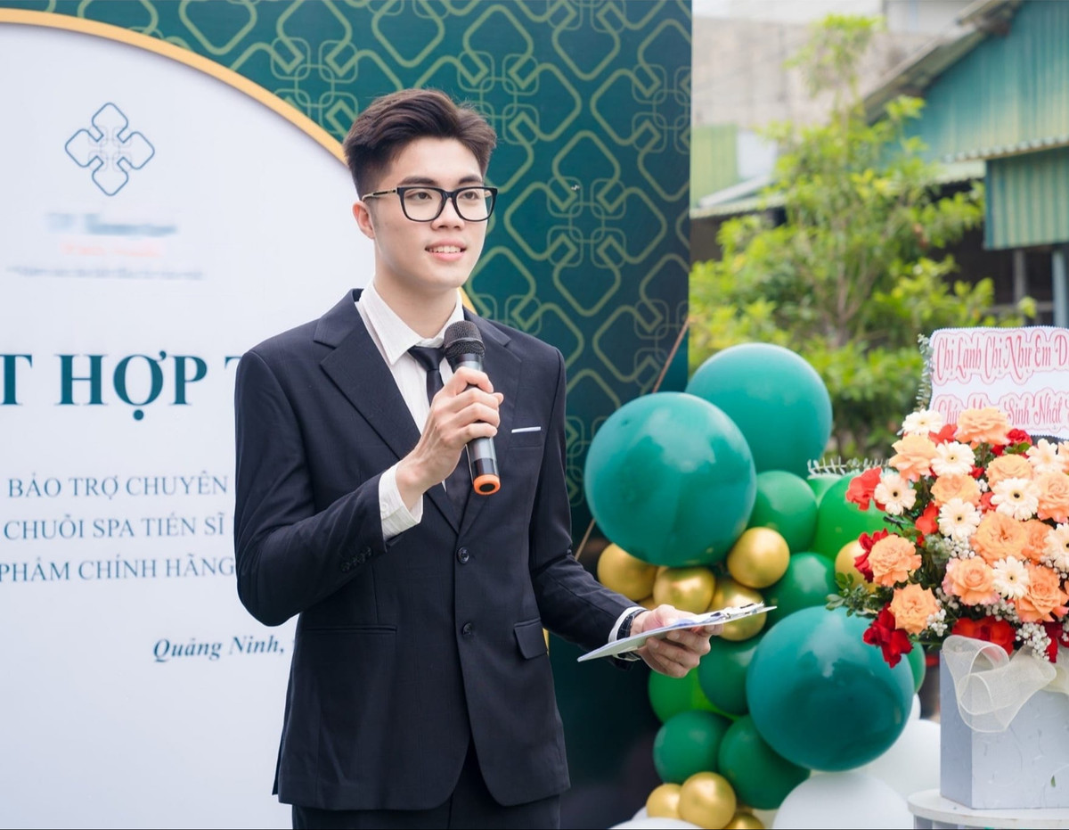 Thành Thái giảng dạy các bộ môn văn hóa như Toán, Tiếng việt, Tự nhiên xã hội… Sau giờ hành chính, anh chàng thường dành thời gian chơi các bộ môn thể thao như chạy bộ, đánh bóng chuyền để rèn luyện sức khỏe.