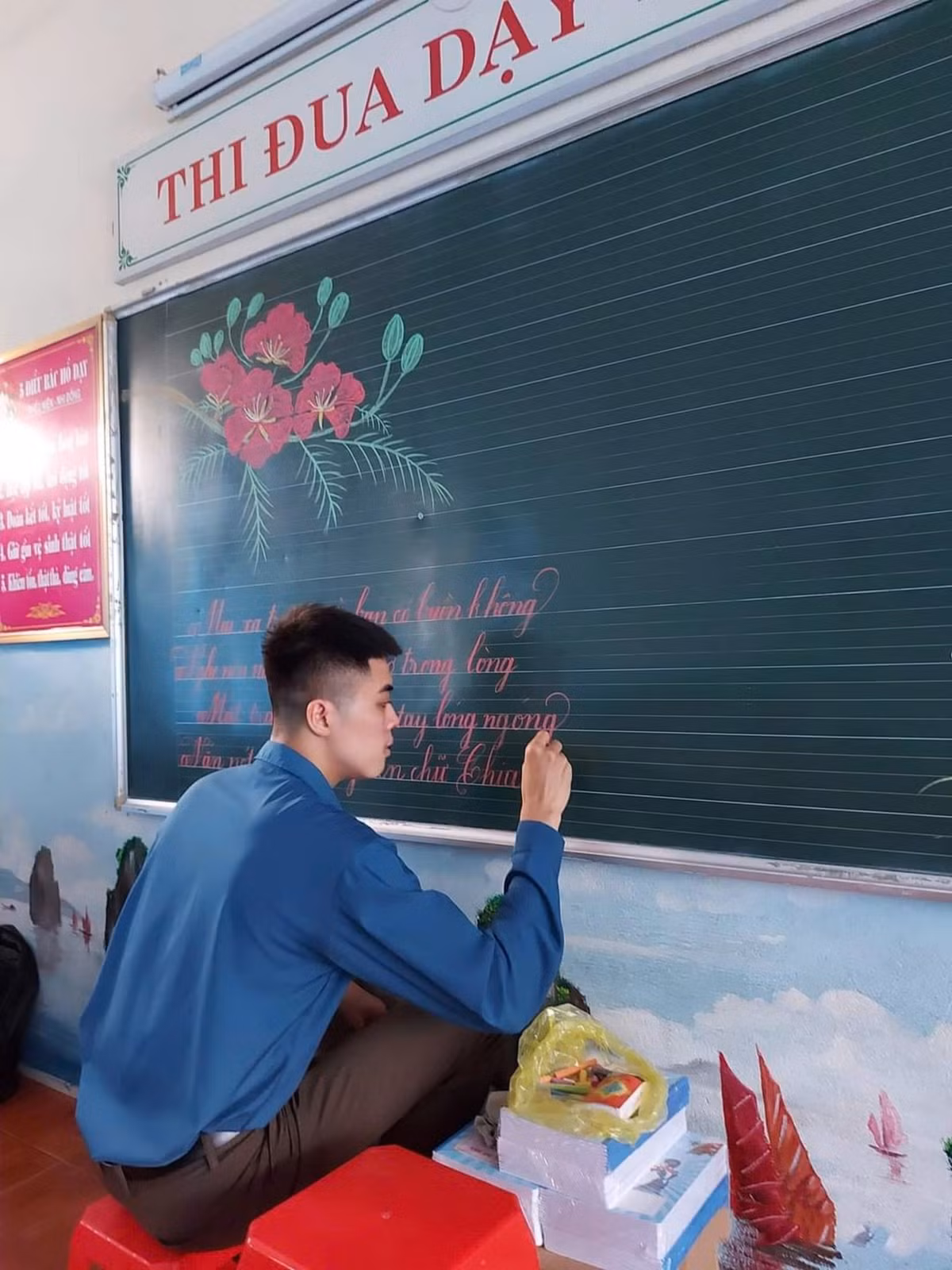 Sau khi học đại xong xong, ra tường Thành Thái đi dạy hợp đồng 1 năm và đi nghĩa vụ quân sự theo chỉ tiêu của Phòng Giáo dục.