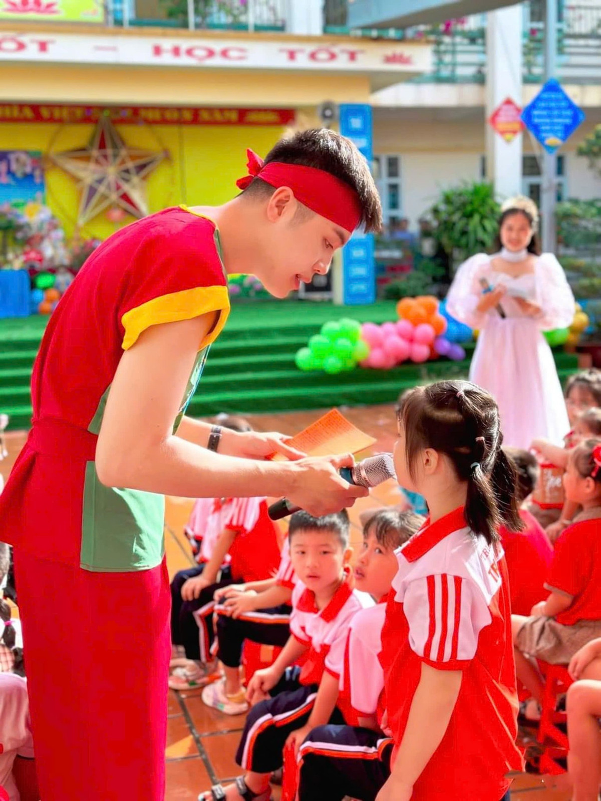 Thành Thái bắt đầu ước mơ làm giáo viên từ thời còn là học sinh tiểu học.