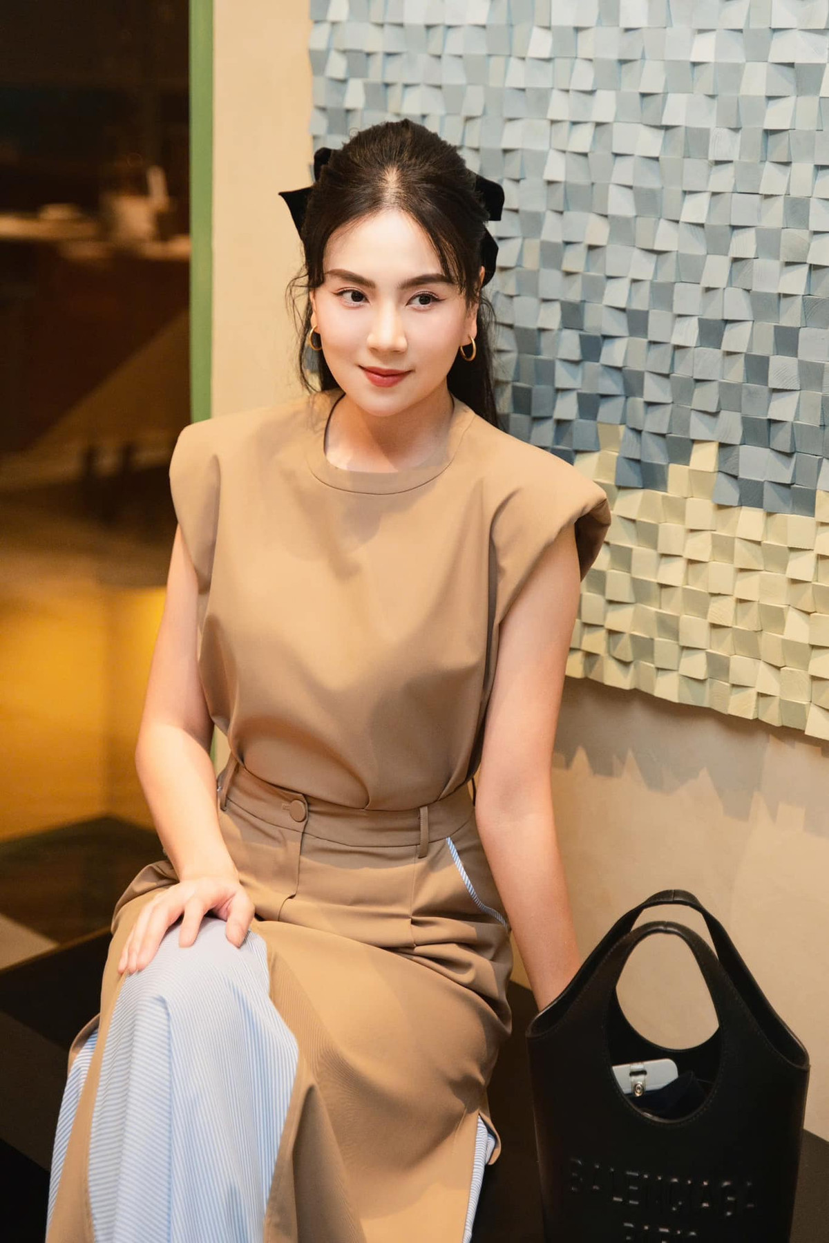 Mai Ngọc cũng dành nhiều thời gian tập luyện để có thân hình săn chắc.