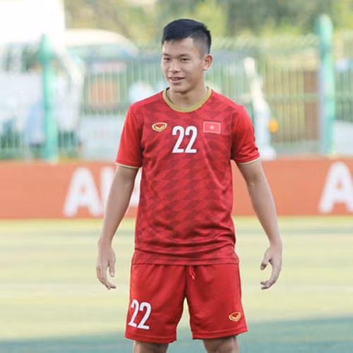 Sau một thời gian dài phải nghỉ thi đấu vì chấn thương, Lê Văn Xuân đang nỗ lực thi đấu để tìm lại phong độ tốt nhất và chứng minh tài năng của mình trong màu áo CLB Hà Nội và xa hơn là ĐTQG.