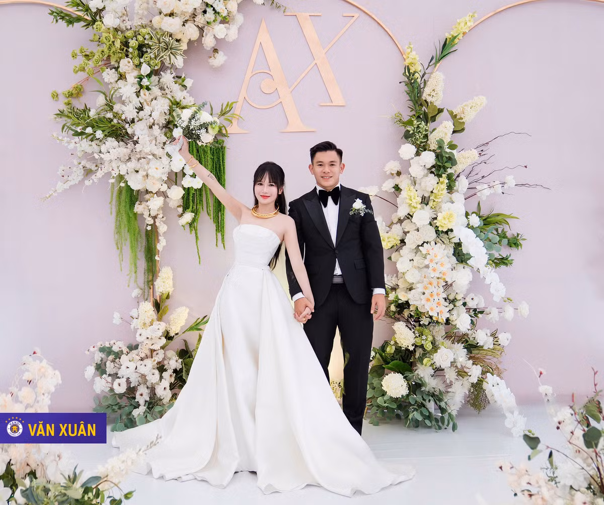 Ngày vui của hậu vệ sinh năm 1999 có sự tham dự của toàn bộ các thành viên của đội bóng Thủ đô.