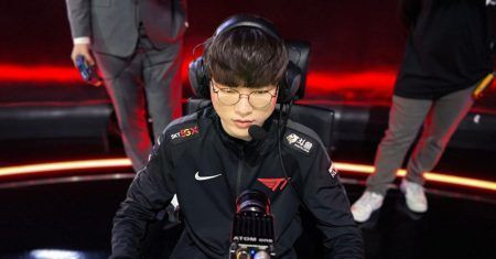 Được biết, mức lương của Faker từng được tiết lộ là "cao nhất lịch sử LCK" trong lần tăng lương để tiếp tục ký hợp đồng cùng Faker trong mùa giải 2023.