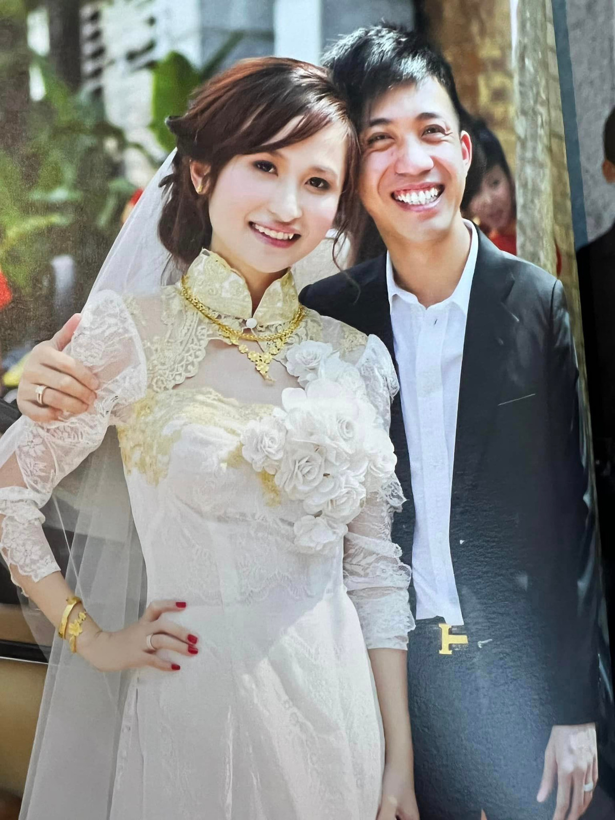 Mina Phạm có cuộc sống trong mơ của một bà nội chợ sang chảnh. Ở biệt thự, đi siêu xe và có những chuyến du lịch đắt đỏ hạng sang, thế nhưng cô nàng cũng là một người vợ, người mẹ đảm đang.