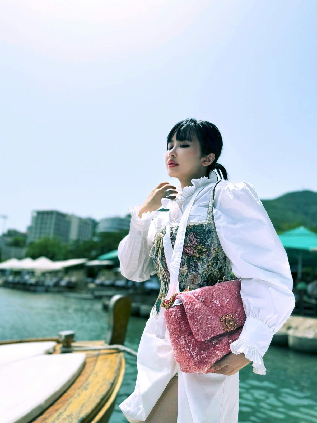 Mina Phạm cũng rất chịu khó đầu tư từ phục trang, make-up để có những bức ảnh đẹp.