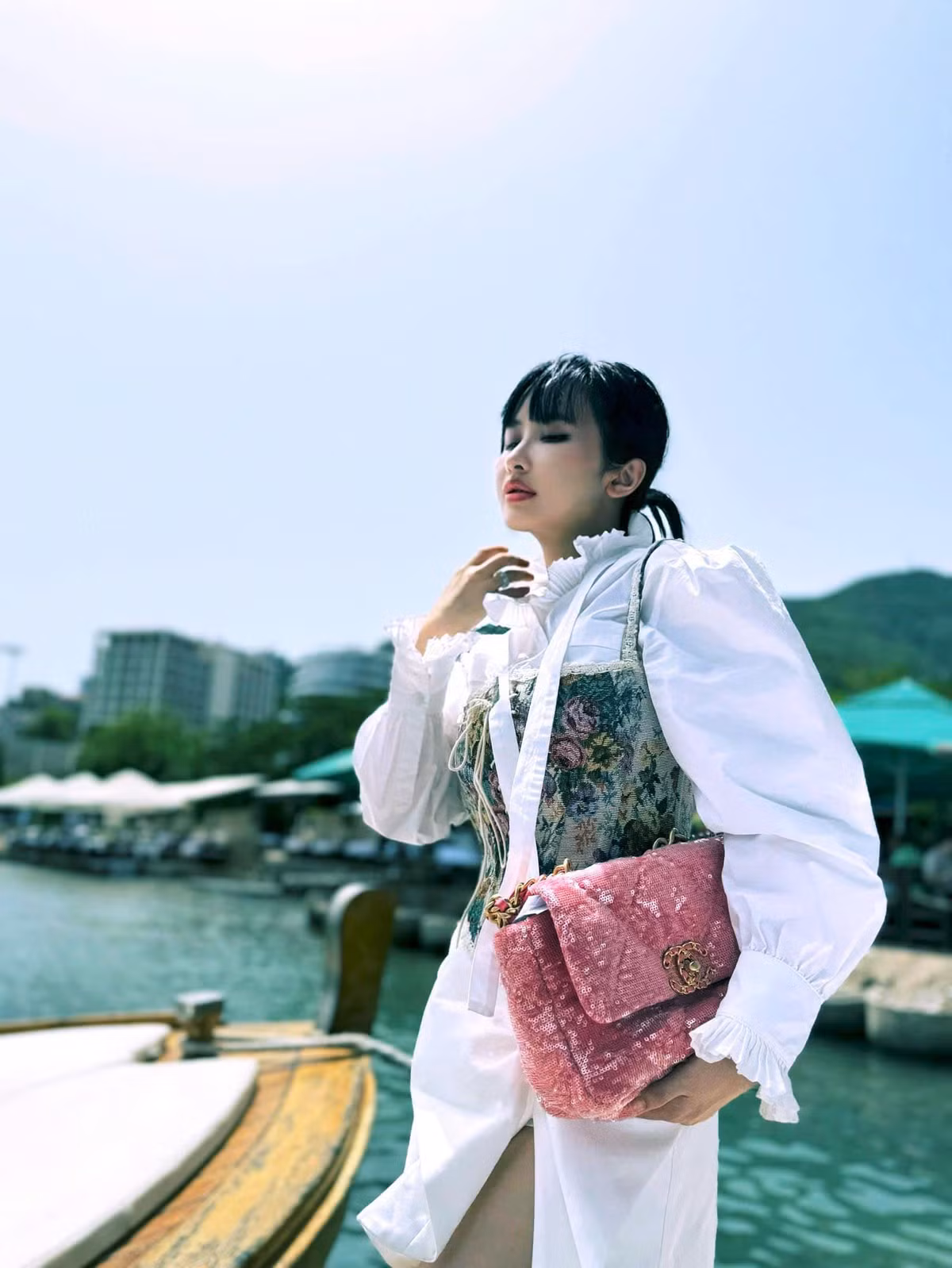 Mina Phạm cũng rất chịu khó đầu tư từ phục trang, make-up để có những bức ảnh đẹp.