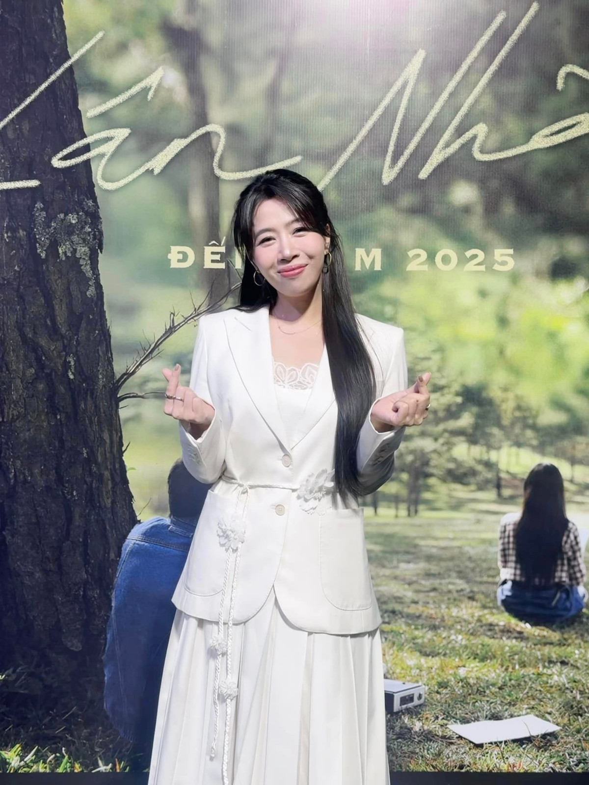 Hiện tại, Diệp Chi đã tạm ngừng sự nghiệp MC, để lui về làm đạo diễn cũng như làm “hậu phương vững chắc” cho một số chương trình tại VTV.