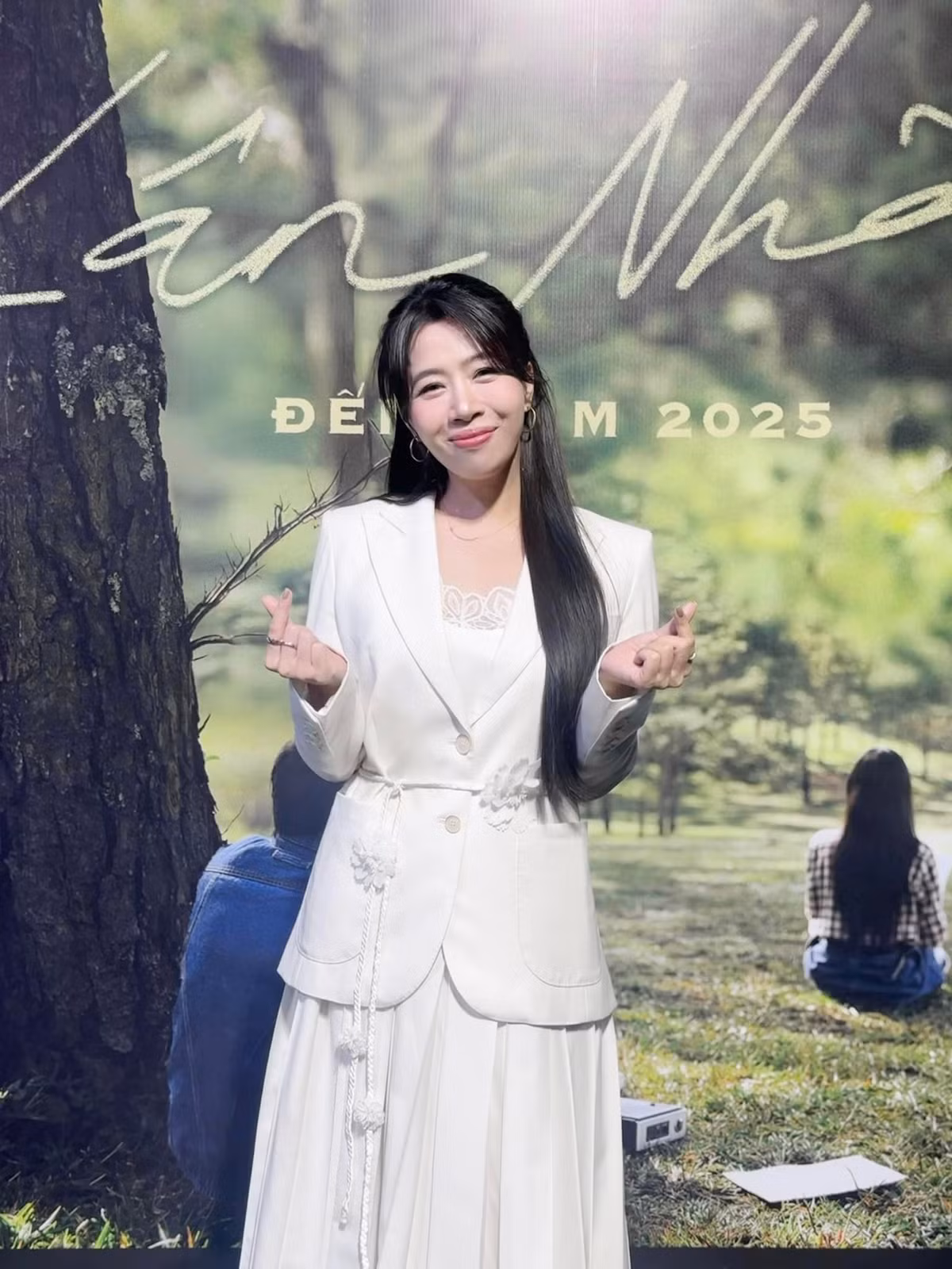 Hiện tại, Diệp Chi đã tạm ngừng sự nghiệp MC, để lui về làm đạo diễn cũng như làm “hậu phương vững chắc” cho một số chương trình tại VTV.